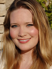 Photo of Sarah J. Maas